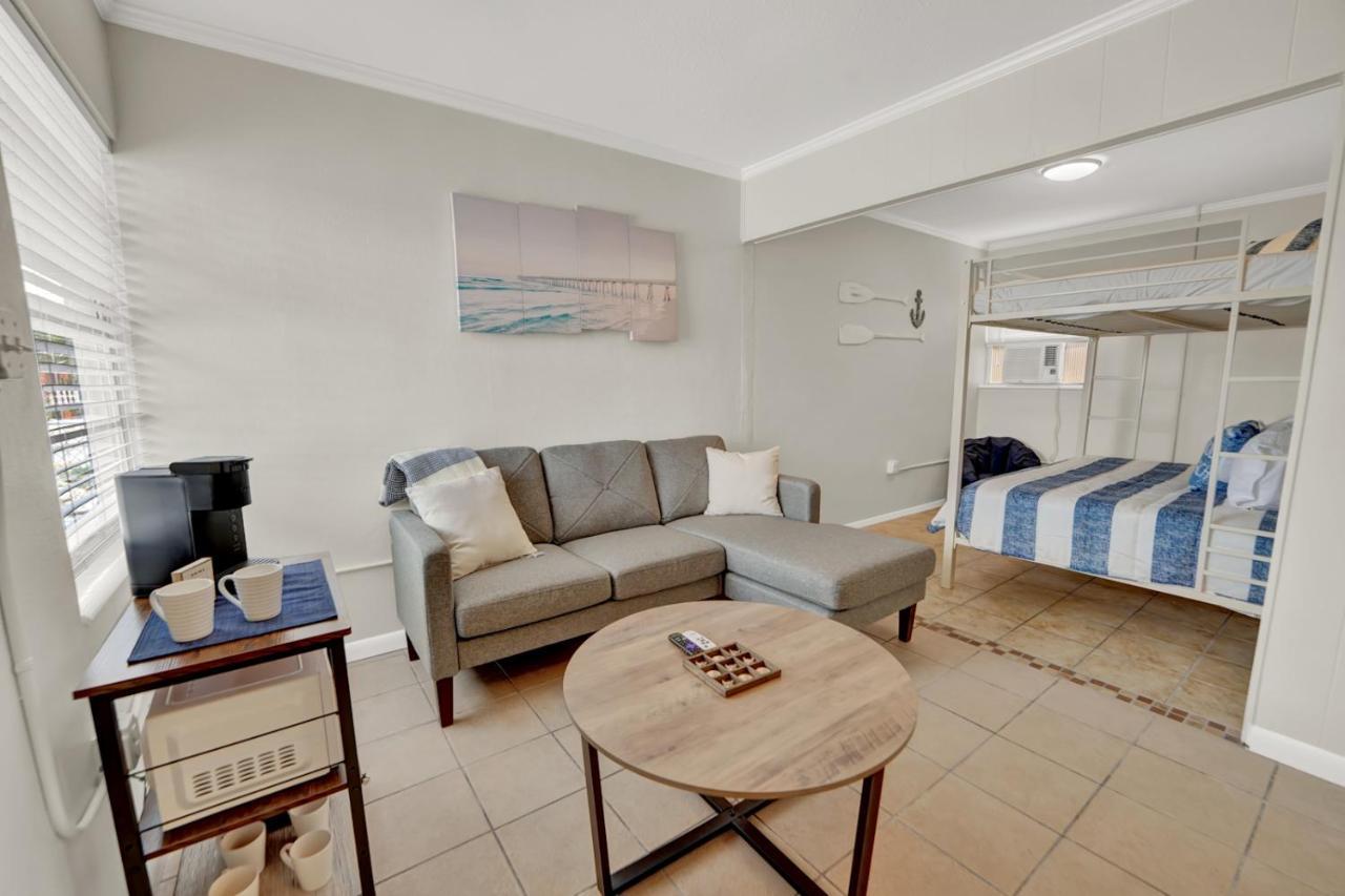 Sea Foam Suites Lower Grand Lagoon エクステリア 写真