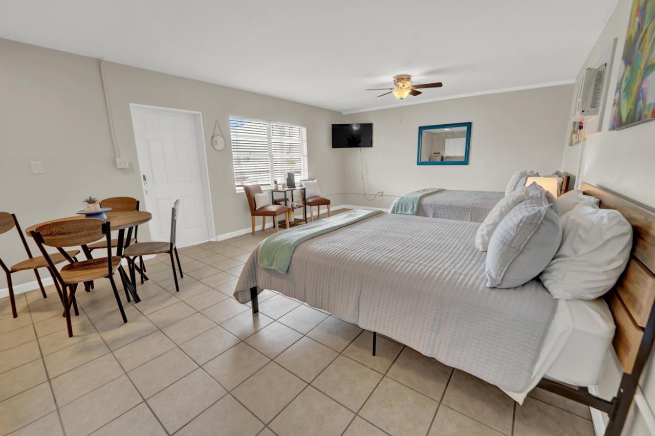Sea Foam Suites Lower Grand Lagoon エクステリア 写真