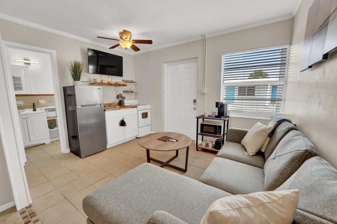 Sea Foam Suites Lower Grand Lagoon エクステリア 写真